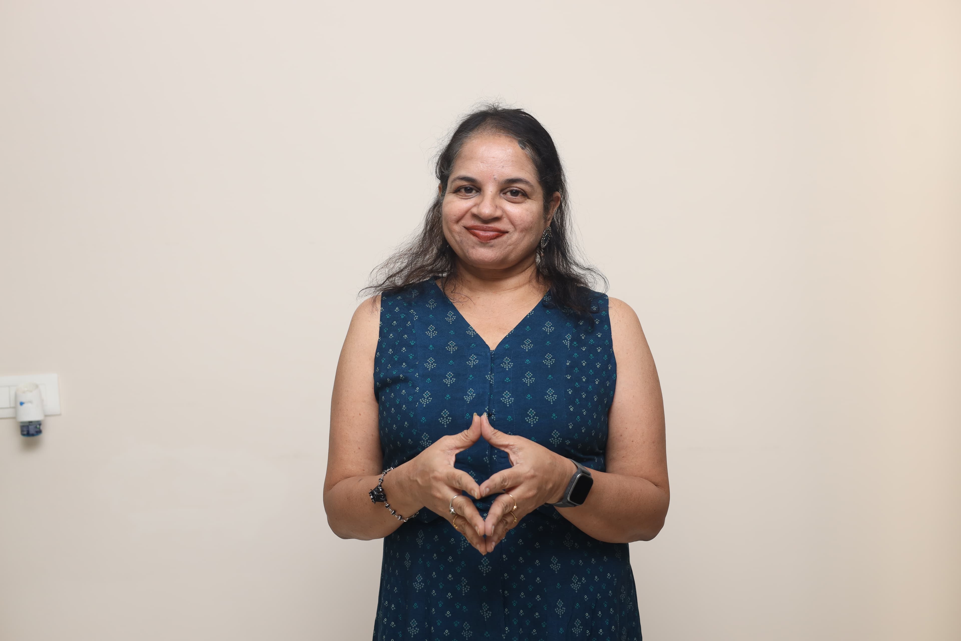Vani Sumanth seated mentor portrait